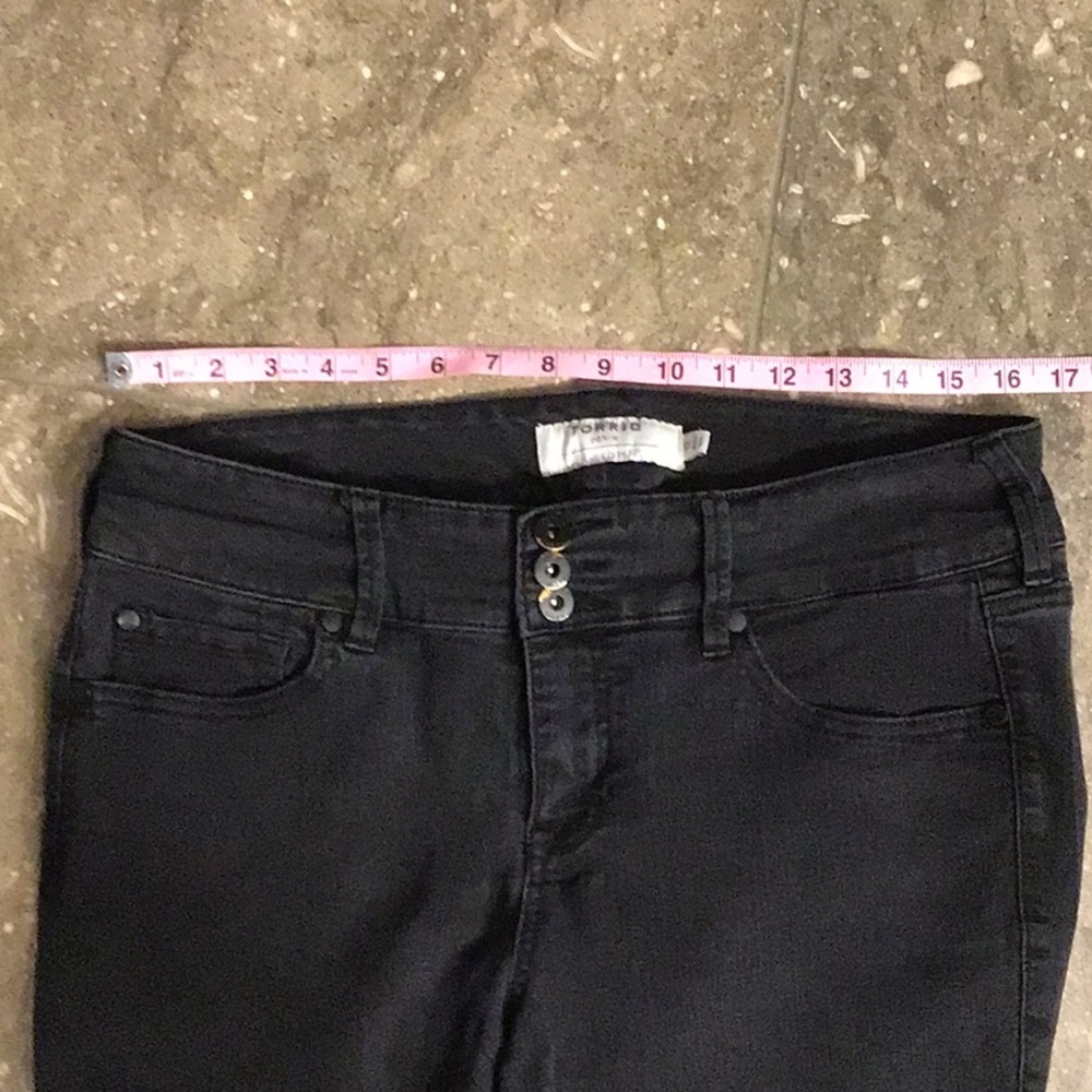 Torrid Denim cropped frayed jeans, 12, black - Picture 5 of 14